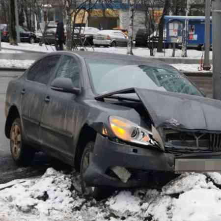 Автомобили с неисправным двигателем Шкода Октавия А5 2012 1.8 дсг выкупили за 760000